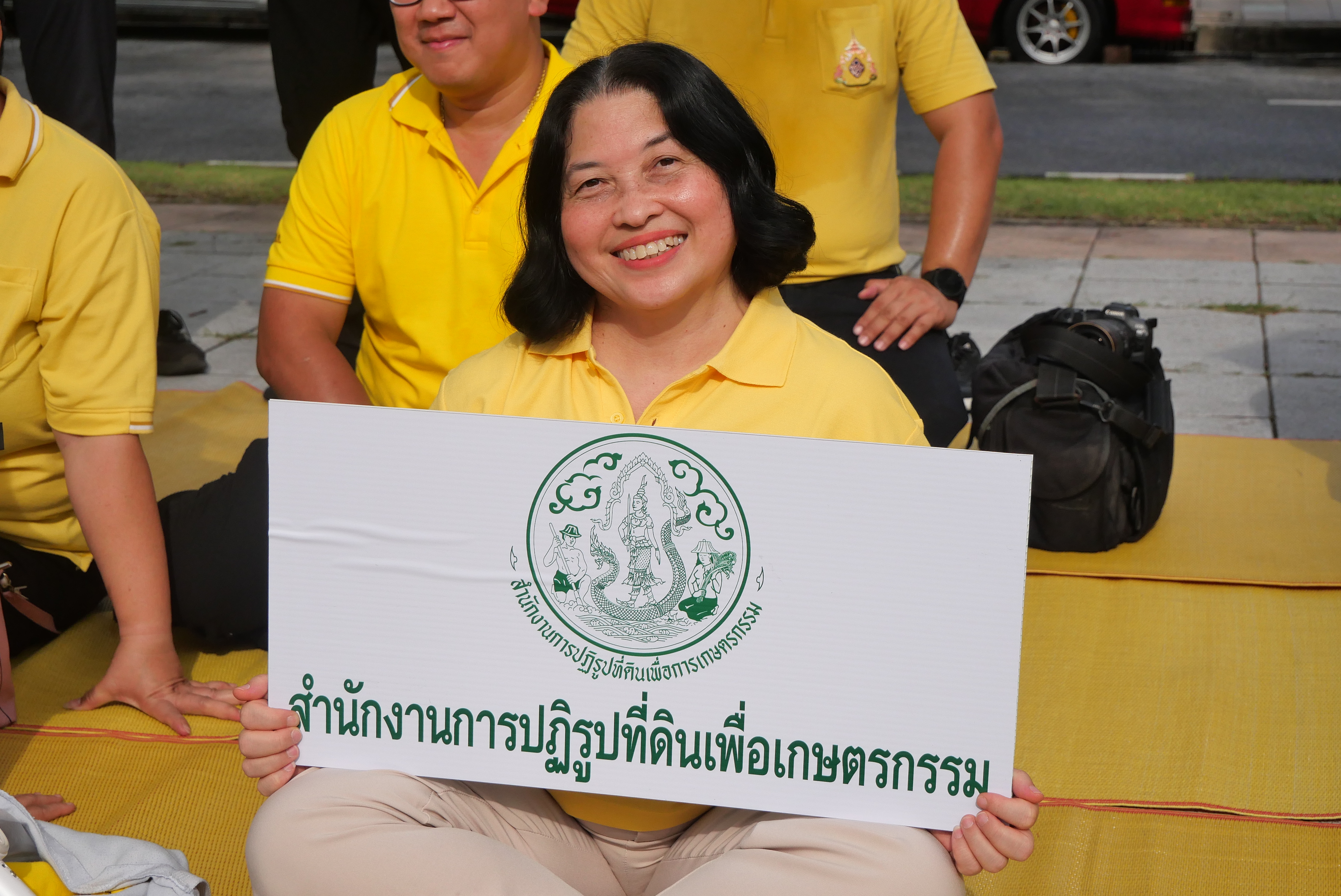 title - ส.ป.ก. ร่วมเฝ้ารับเสด็จฯ พระบาทสมเด็จพระเจ้าอยู่หัว และ สมเด็จพระนางเจ้า ฯ พระบรมราชินี เนื่องในโอกาสเสด็จพระราชดำเนินไปในการ พระราชพิธีเฉลิมพระชนมพรรษา 28 กรกฎาคม 2569